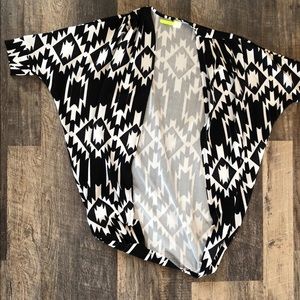 Black & White Overpiece